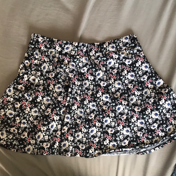 Mini Skirt - Picture 1 of 2